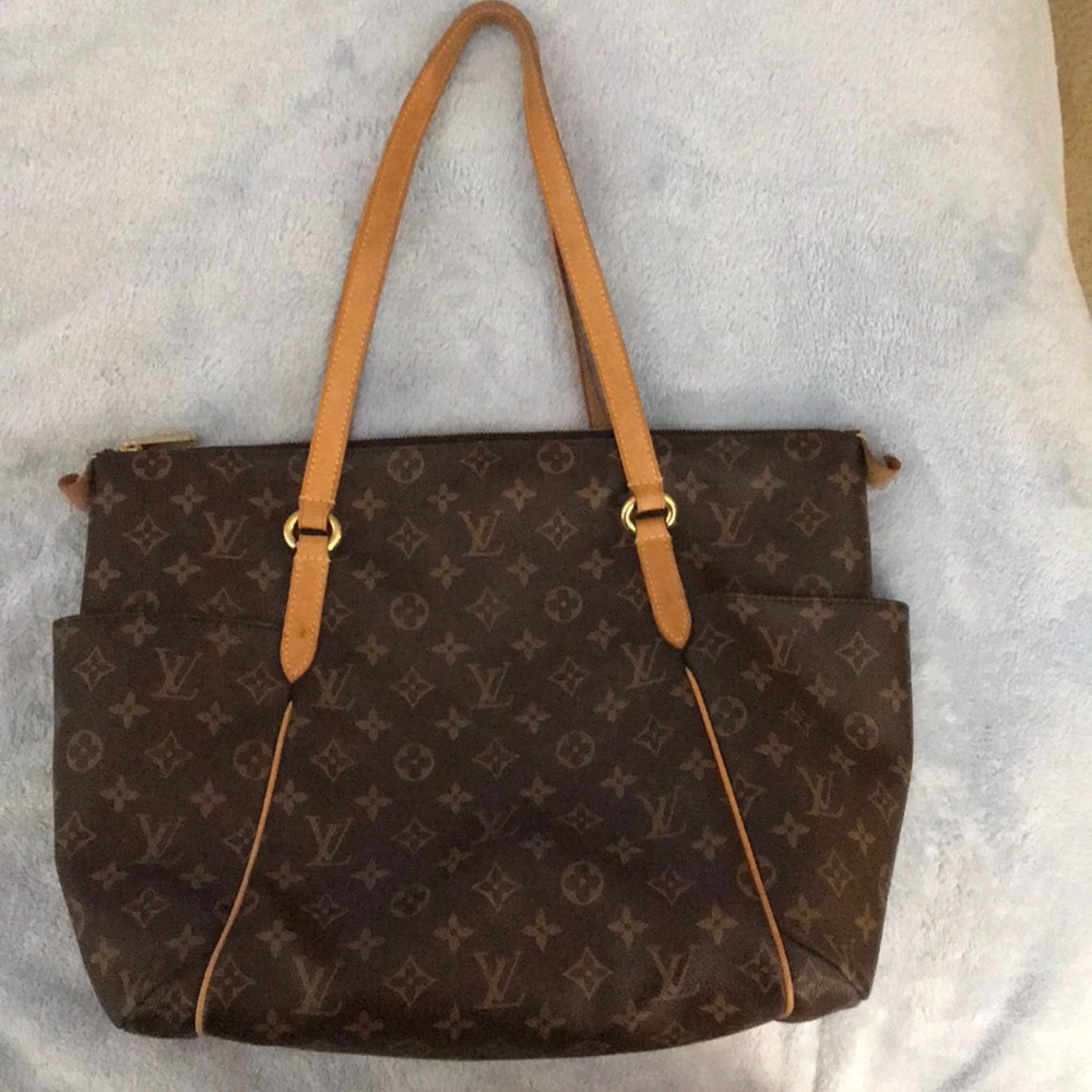 100% Authentic Louis Vuitton monogram bag